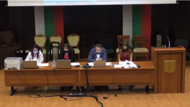 Общинските съветници приеха част от предложенията по дневния ред на днешната сесия